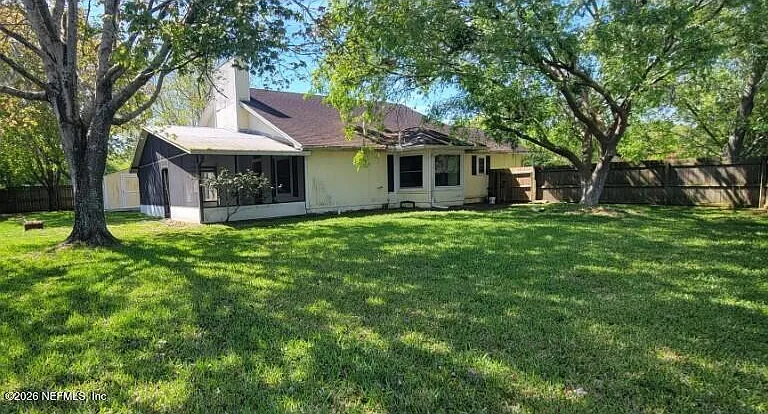 540 Timbercrest Ln — Photo 2