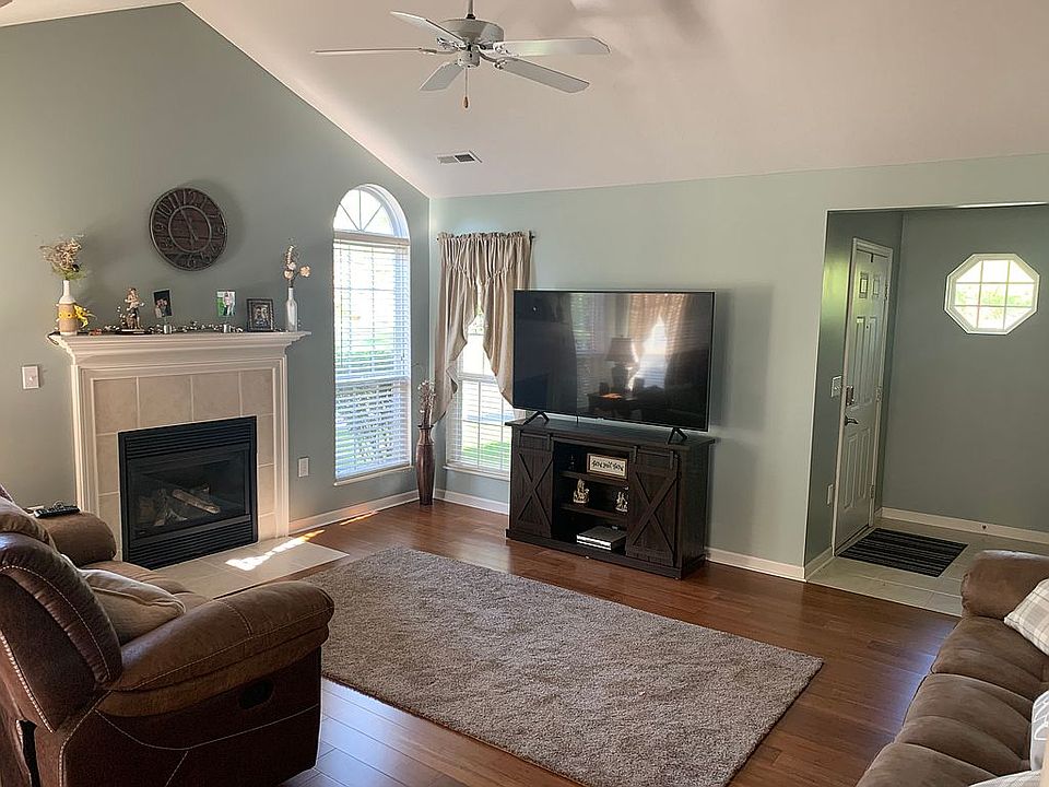 1st image of 89 Glade Springs Dr