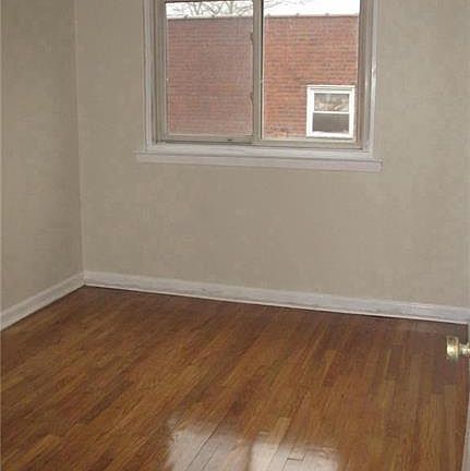 2nd image of 3205 Hering Ave