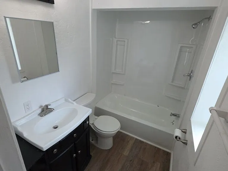 13451 Lakeshore Dr — Photo 24