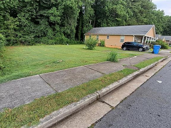 2nd image of 1989 Thomasville Estate Dr SE #48