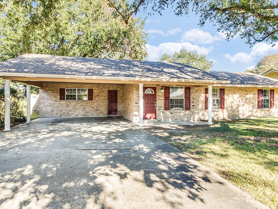 1st image of 206 Belle Chasse Dr