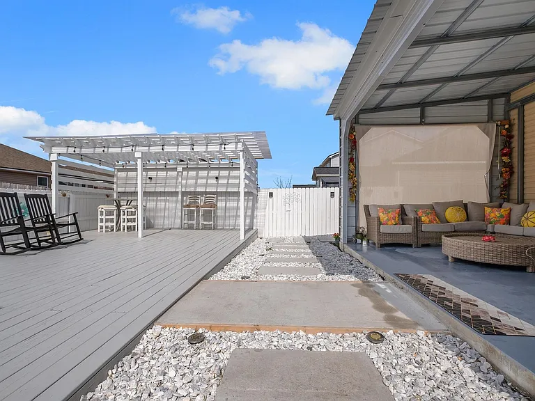 4800 Silent Creek Ln — Photo 48