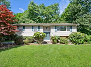 35 Capricorn Ln, Monsey, NY 10952