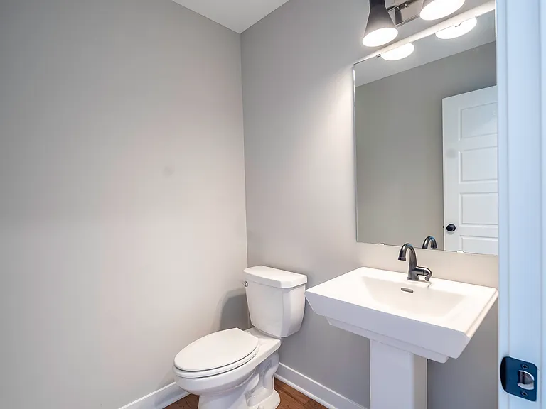 3721 SW Clayton Pl — Photo 9