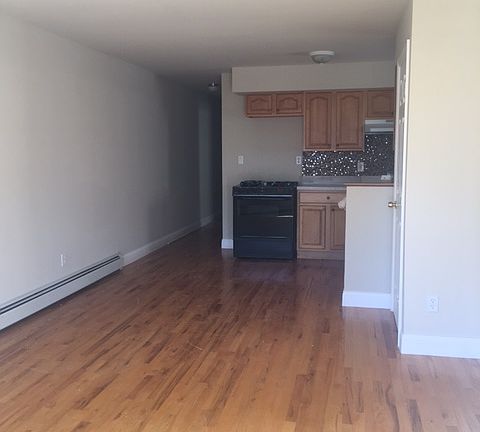 5th image of 2747 Gifford Avenue 2 Fam