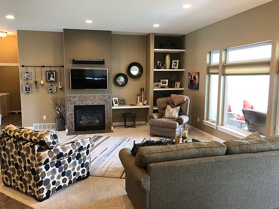 Living room w/ gas fireplace