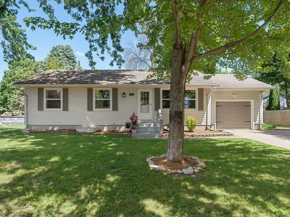 716 Winter Dr, Faribault, MN 55021