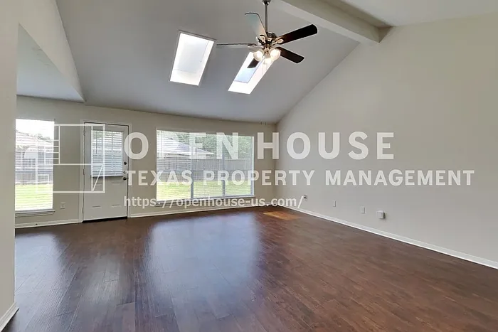 2631 Sherwood Hollow Ln — Photo 4