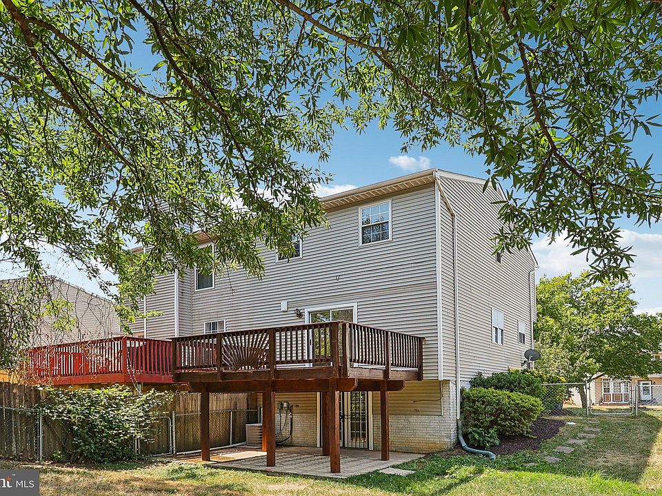 2nd image of 807 Central Hills Ln