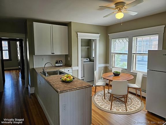 Kitchen (virtual staging)