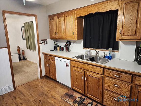 3rd image of 1001 Francis Ave