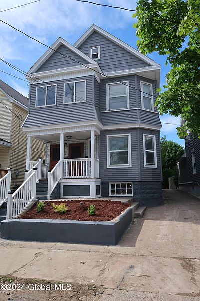 2nd image of 1321 7th Avenue