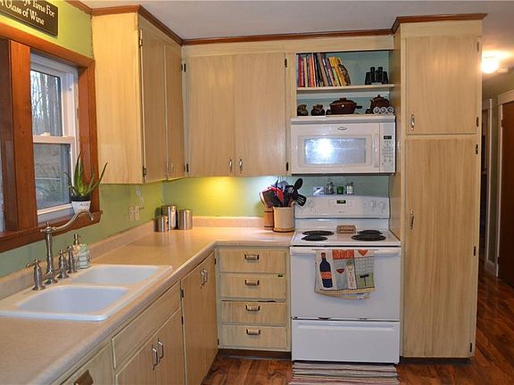 4th image of 2728 W Highland Dr