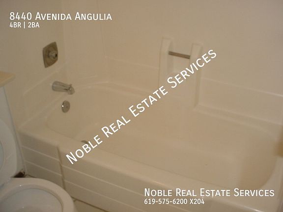 4th image of 8440 Avenida Angulia