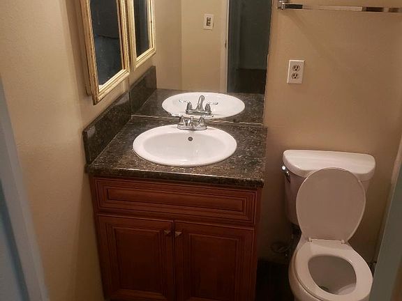 3rd image of 43441 Acacia Ave
