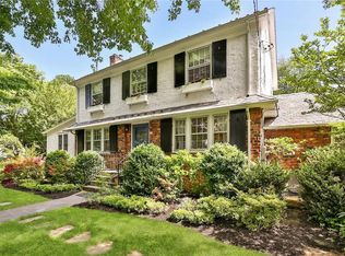 128 Manor Ln, Pelham, NY 10803