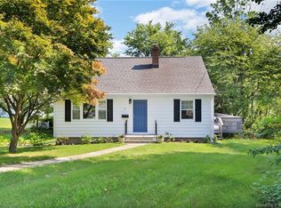 4 Cedarhurst Ln, Fairfield, CT 06825
