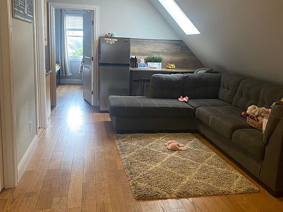 2nd image of 70 Kensington Ct