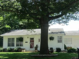 2211 Linnwood Dr, Cedar Falls, IA 50613