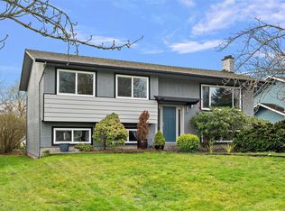 10289 Godfrey Pl, Sidney, BC V8L 2K9