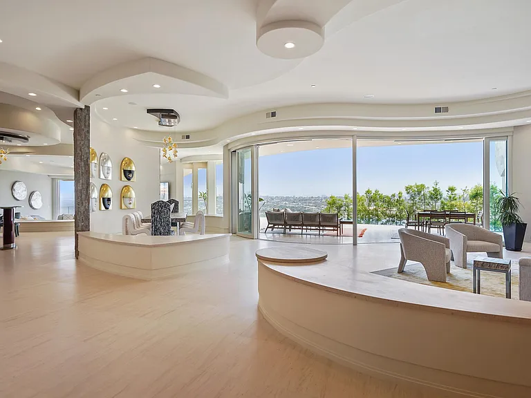 7447 Hillside Dr — Photo 12