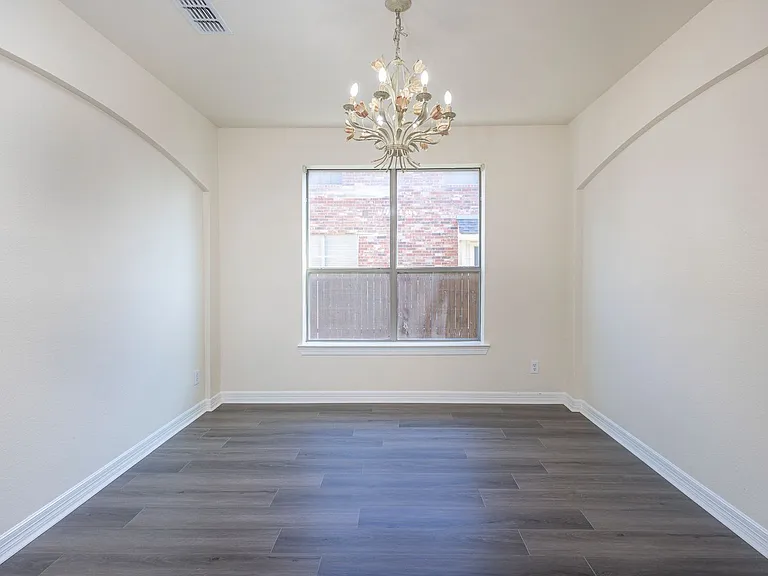 2905 Preston Ln — Photo 21