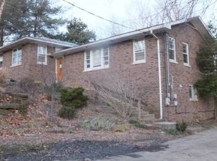 9225 Baumgart Rd, Evansville, IN 47725