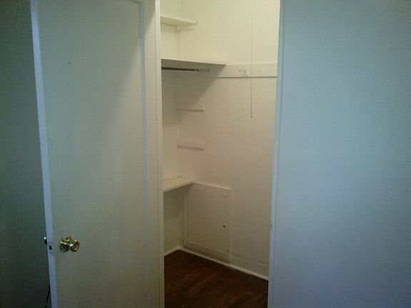 3rd image of 1308 Columbia Dr SE