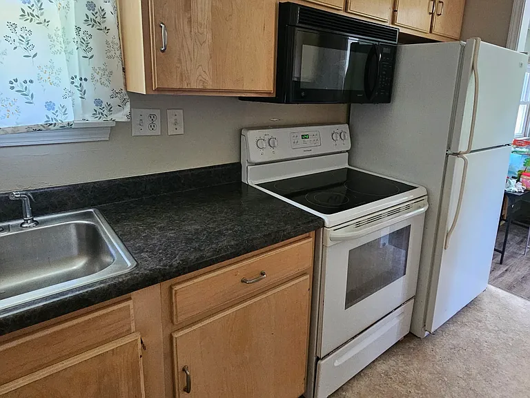 320 Strathmore Ave — Photo 13