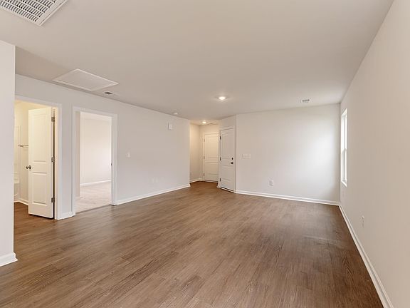 3rd image of 167 Cloverfield Ln Homesite 82