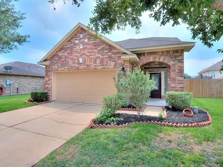 1508 Brook Hollow Dr — Photo 2