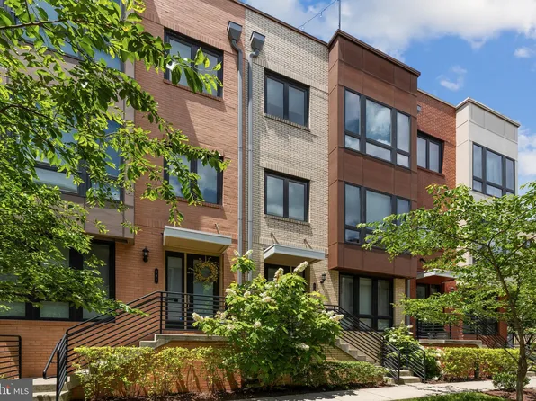 129 Cambria Walk, Alexandria, VA 22304
