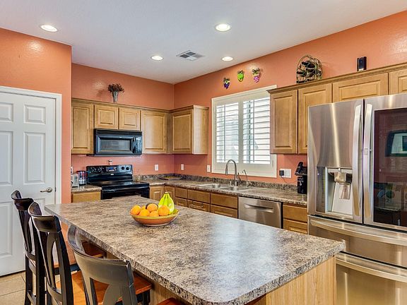 3rd image of 44172 W McClelland Dr