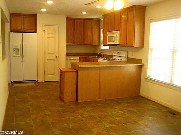 4th image of 1940 Greenstone Ct