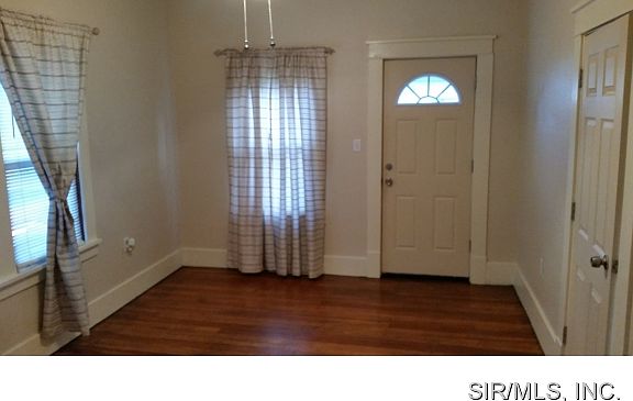 3rd image of 210 E Henry St