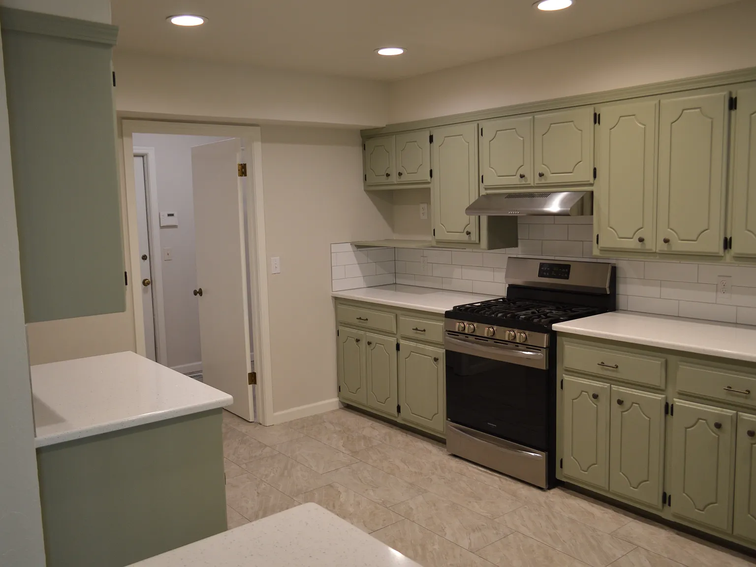 3 bed, 2153 sqft, $1,950 — Photo 4