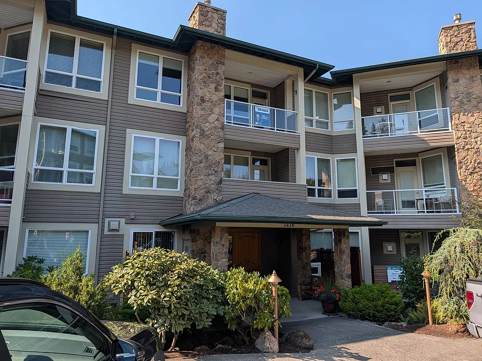 1416 Lindsay Loop #104