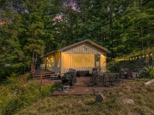 12189 Pearl St, Leroy, MI 49655