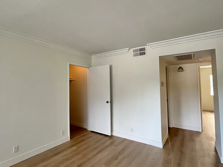 Chateau Studio Village Apartments — Photo 23