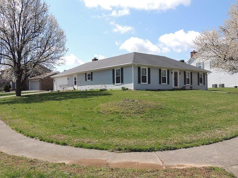 1st image of 814 Pheasant Ln