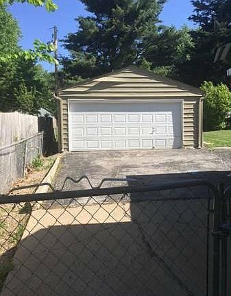 oversized 2 car garage