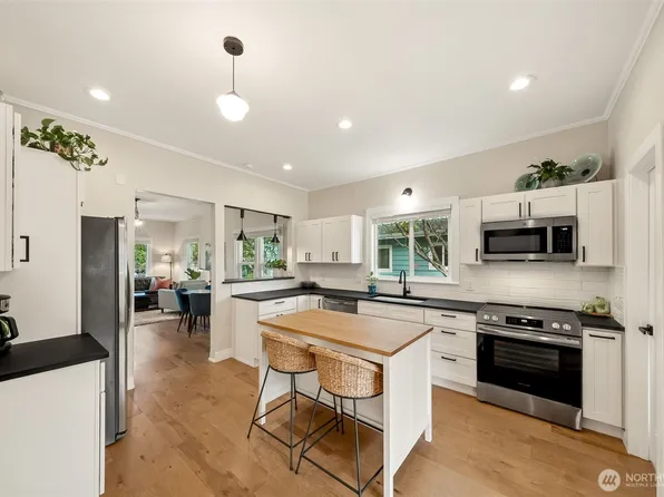 5211 N Winnifred Street, Ruston, WA 98407