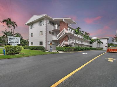 700 Layne Blvd APT 111, Hallandale Beach, FL, 33009