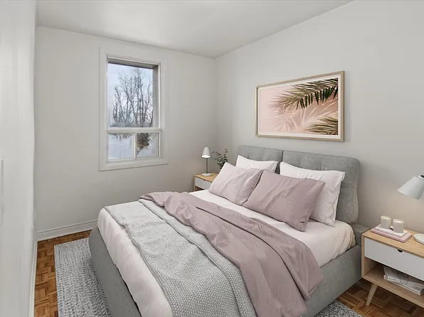 496 Simcoe St N #304, Oshawa, ON L1G 4T6