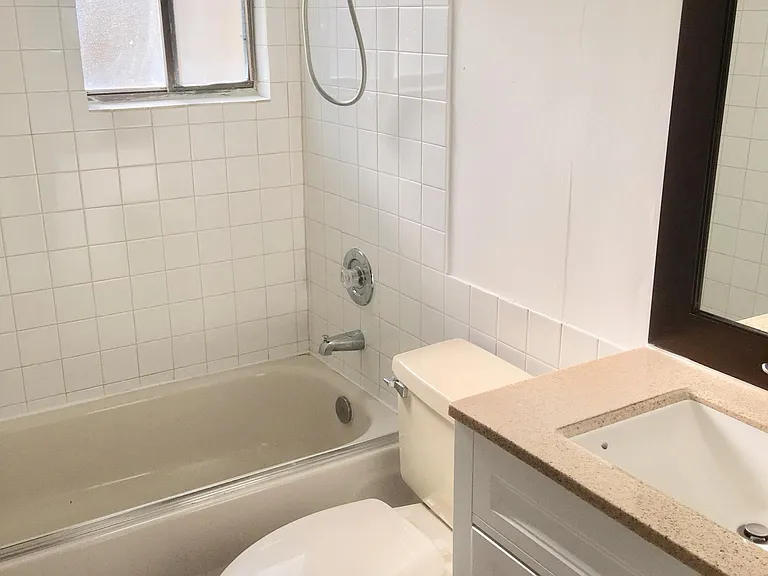139 Sparrow Dr #1A — Photo 16