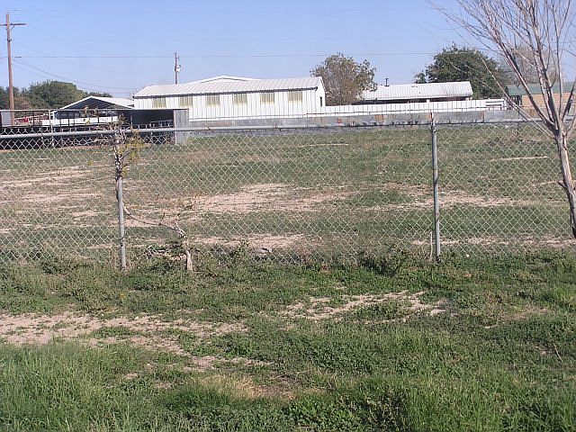 2nd image of 4540 N Redland Ave