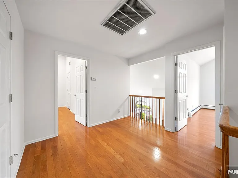 408 Dogwood Ct — Photo 21