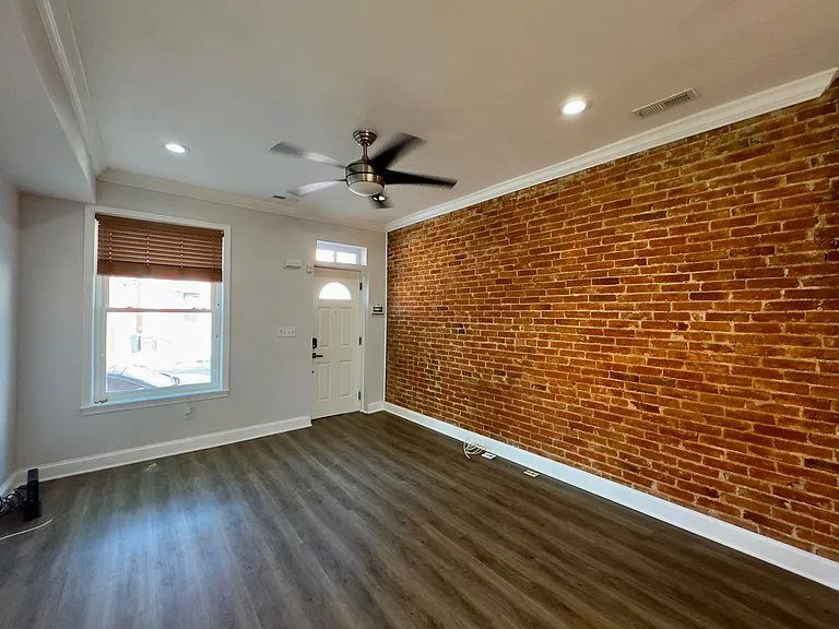 709 Scott St — Photo 27