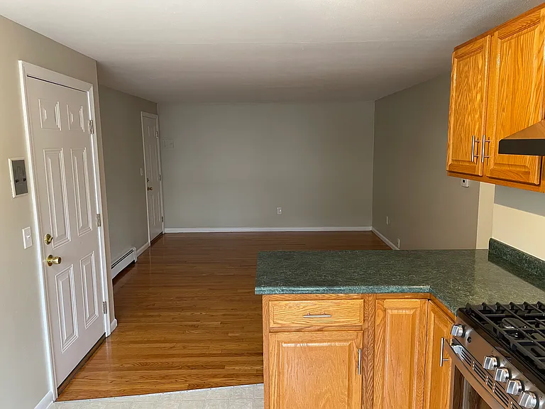 255 Nesmith St #10 — Photo 4